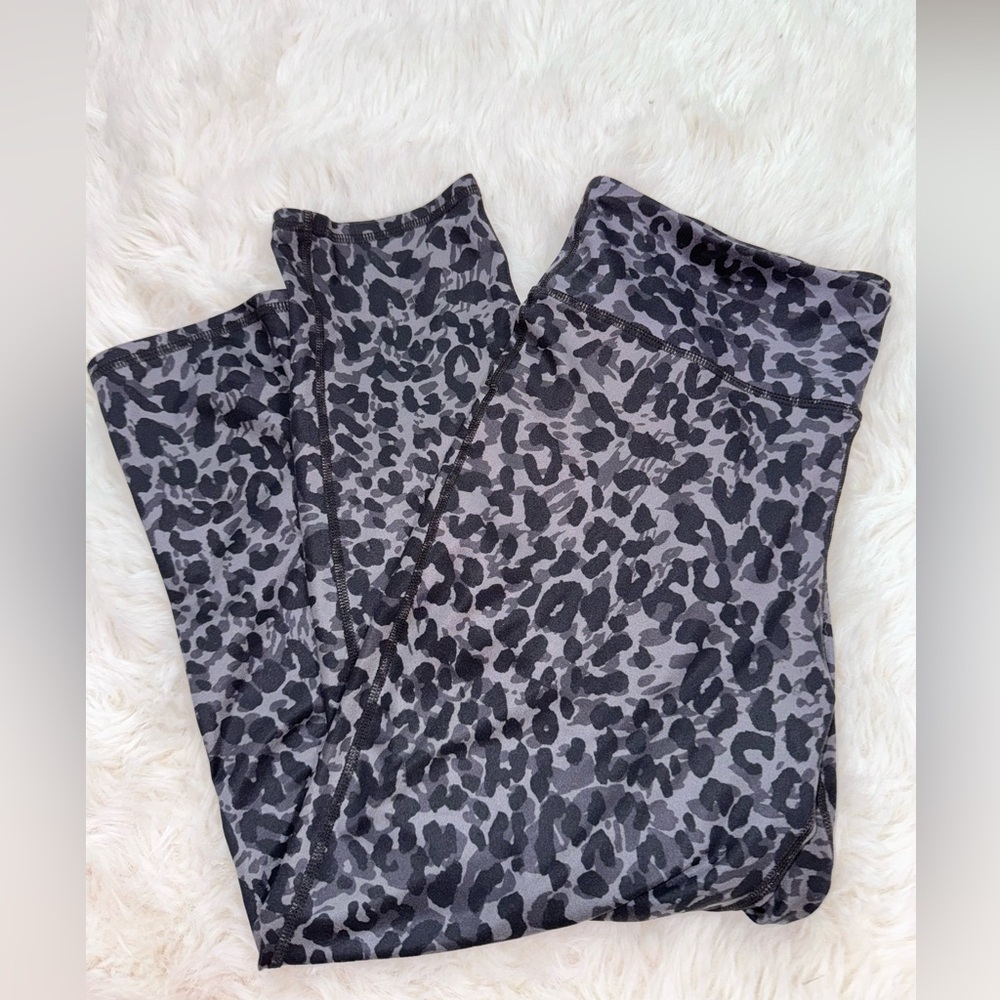 GAP Fit Leopard Pattern Leggings
